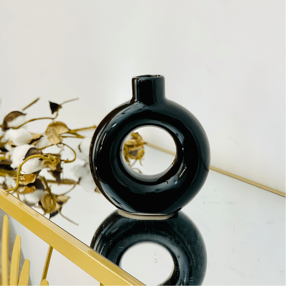 Premium Donut-Shaped Decorative Flower Vase – Modern Minimalist Table Centerpiece (High Quality)