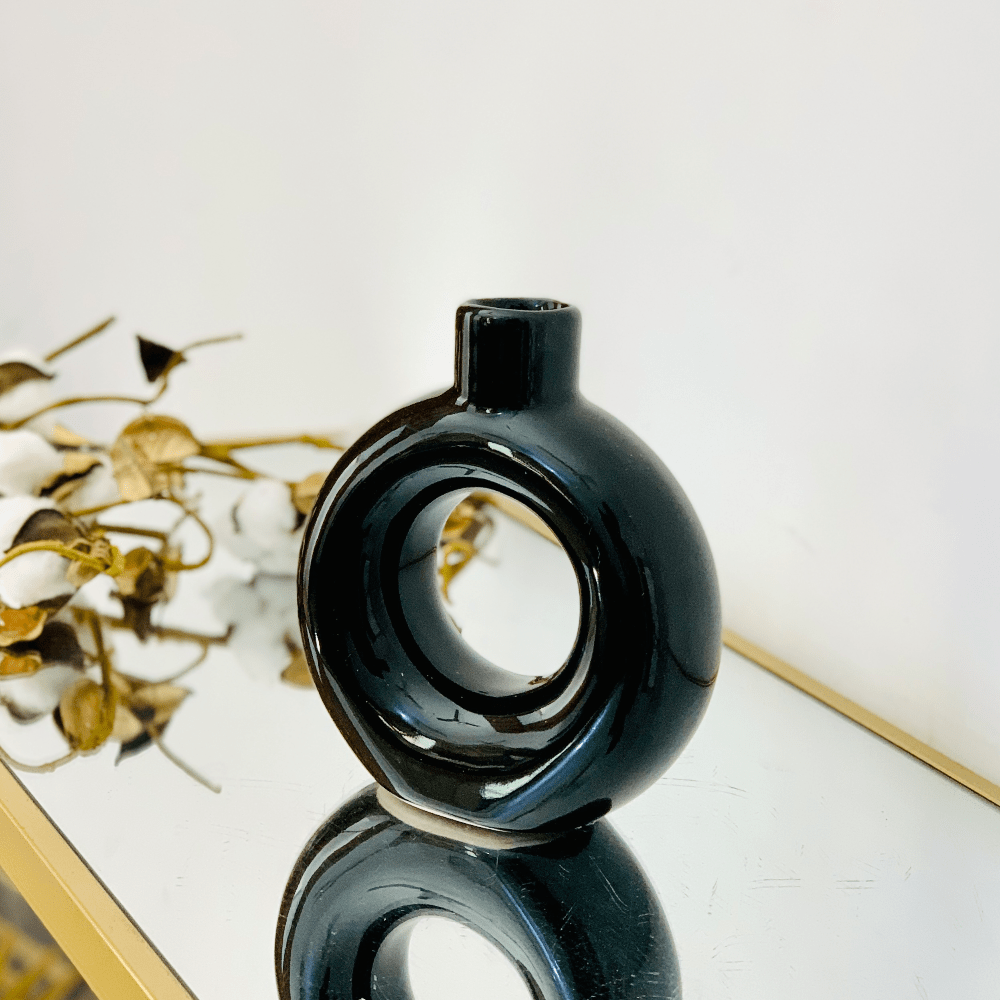 Premium Donut-Shaped Decorative Flower Vase – Modern Minimalist Table Centerpiece (High Quality)