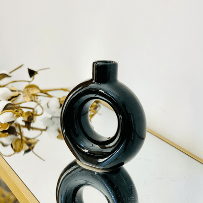 Premium Donut-Shaped Decorative Flower Vase – Modern Minimalist Table Centerpiece (High Quality)